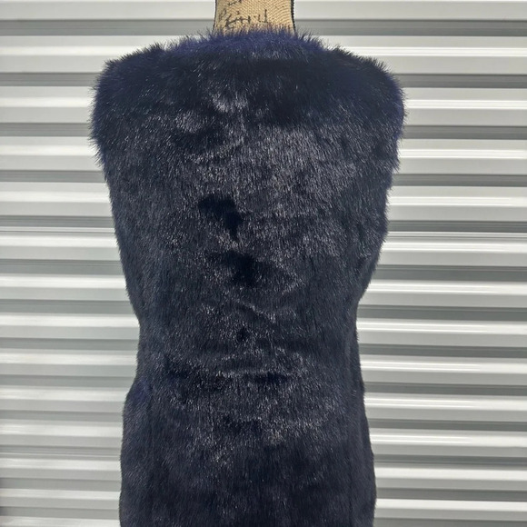 Betsey Johnson‎ Violet Faux Fur Vest, O/S - Picture 3 of 7